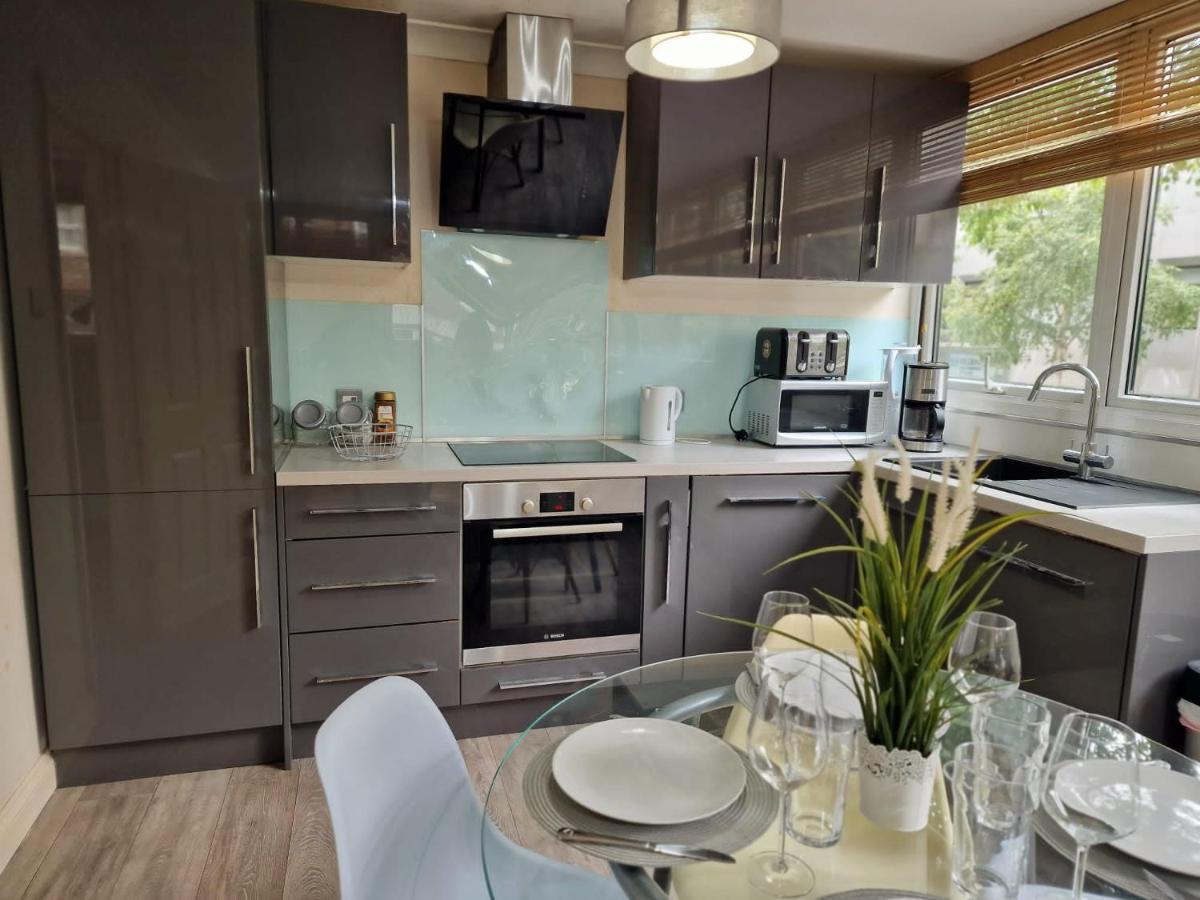 2 Bedrooms Flat In Great Location! ลอนดอน ภายนอก รูปภาพ